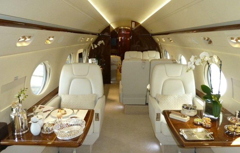 Самолет Gulfstream g550