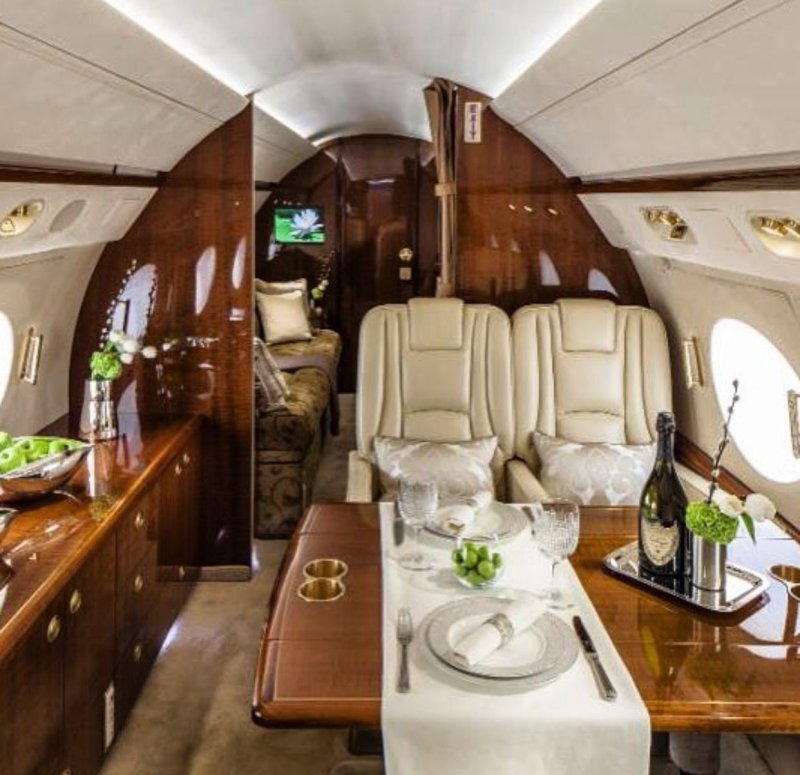 Самолет Gulfstream g550