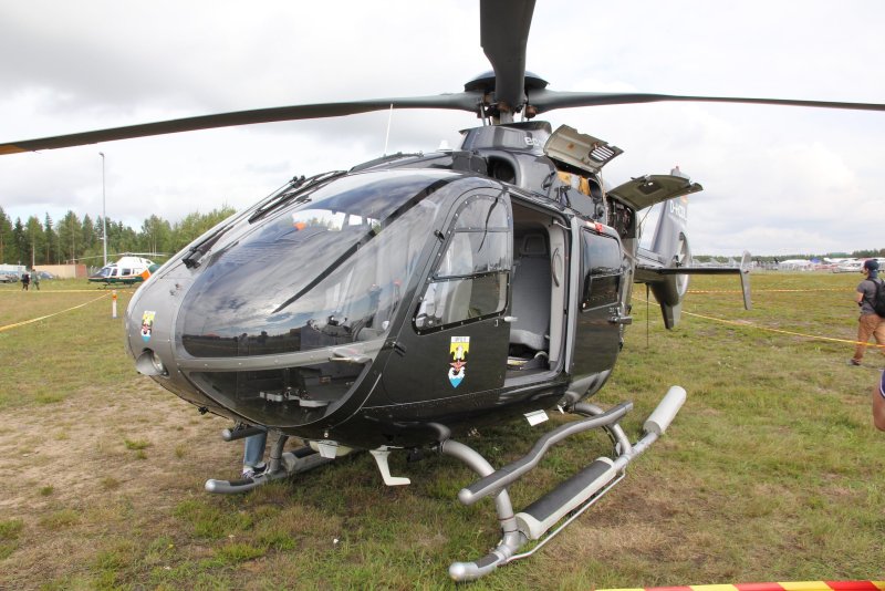 Eurocopter ec135 военный