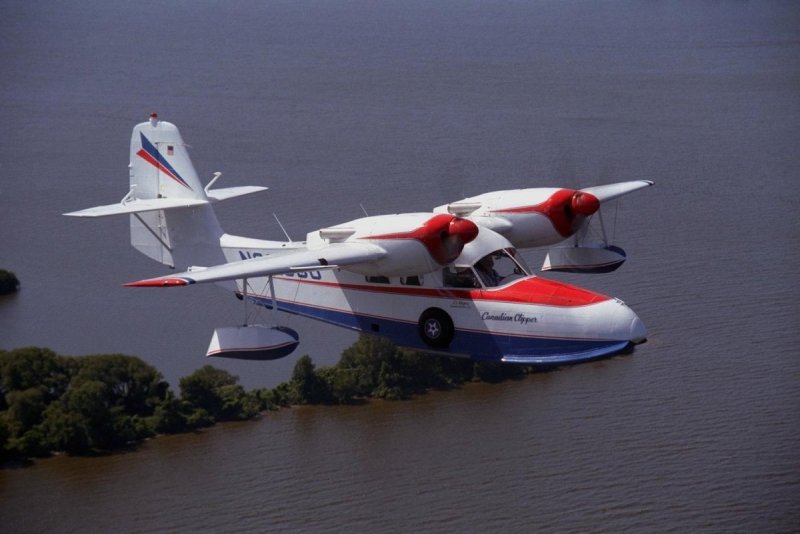 Самолет амфибия h207