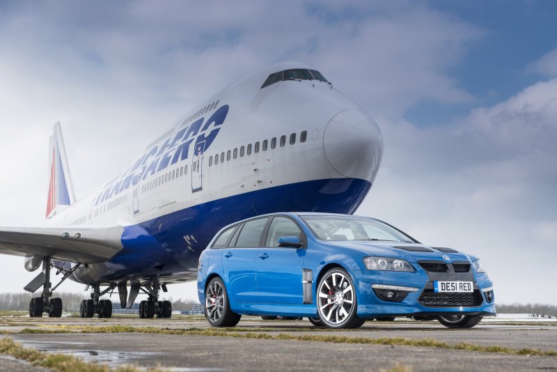 Машина Боинг 747