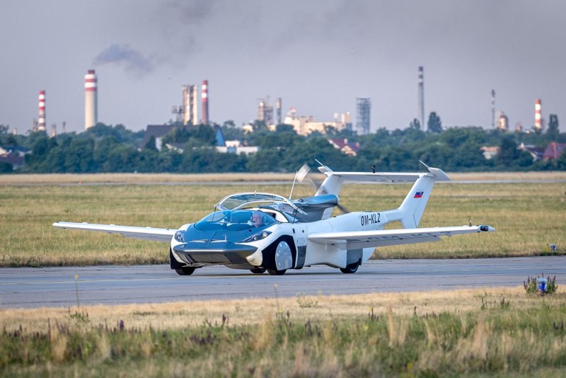 AIRCAR машина