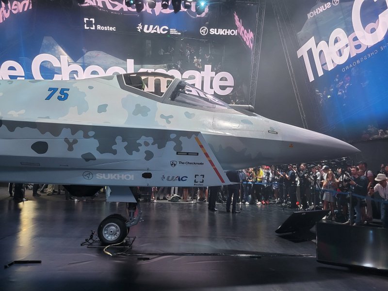 Су-75 истребитель