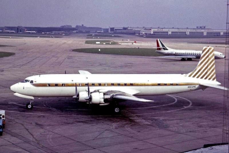 Douglas DC-7 салон