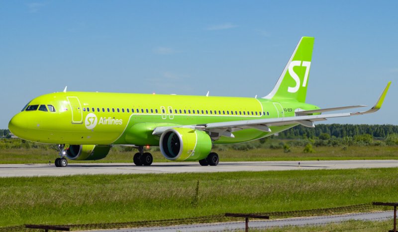 Самолёт s7 Airlines Airbus a320