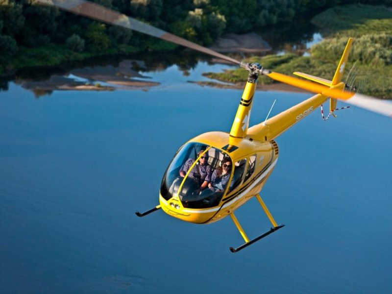 Вертолет Robinson 44