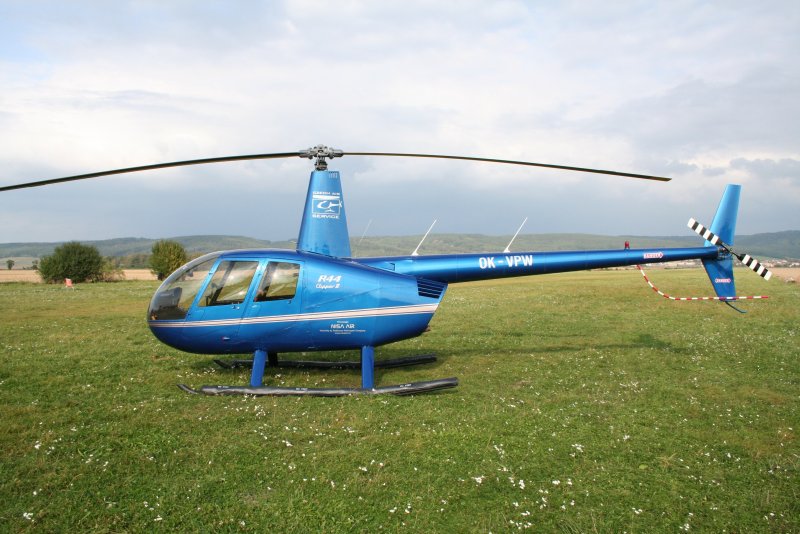 Вертолет Robinson Helicopter Company r-44 II