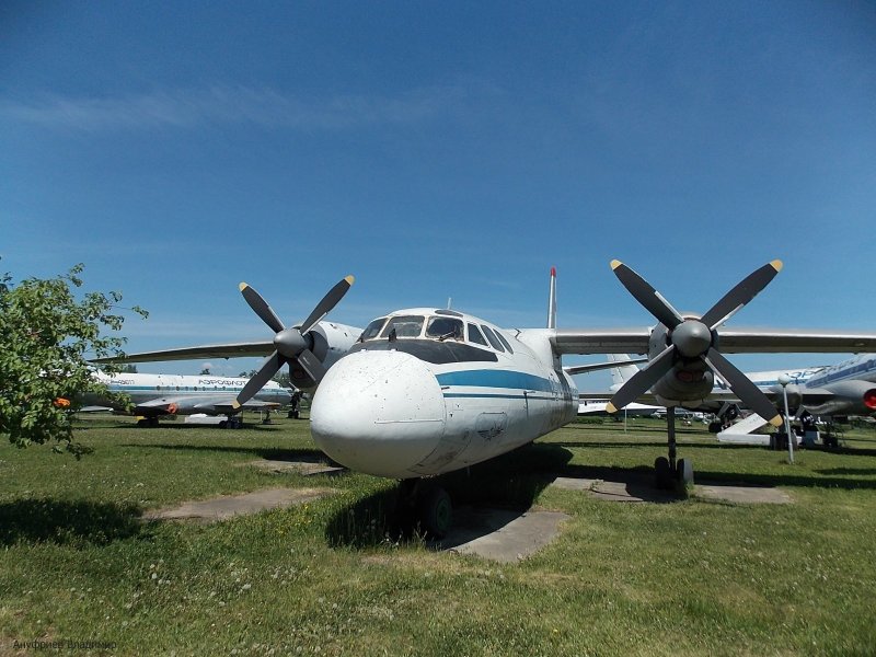 АН-24 новый турбовинтовой самолет