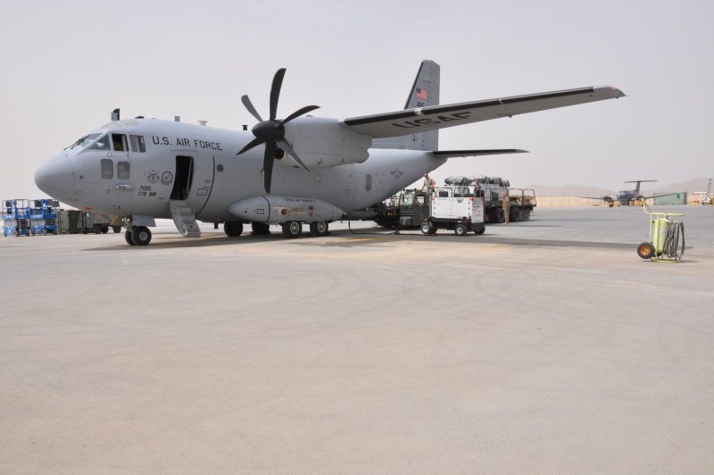 Alenia c-27j Spartan сбоку