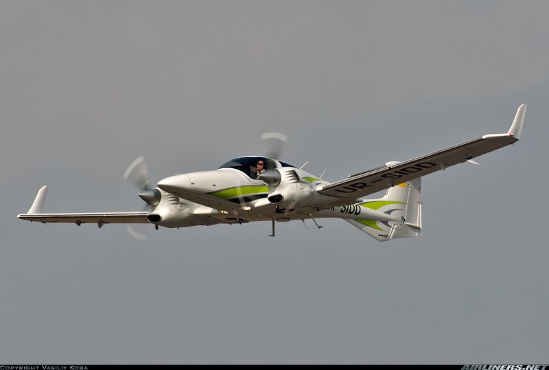 Лёгкий многоцелевой самолёт «Diamond da42»