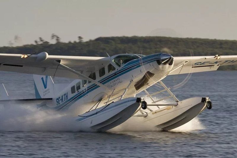 Гидросамолёт амфибия Cessna