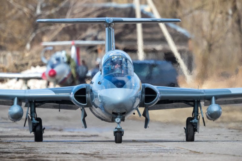 Реактивный самолет л-29