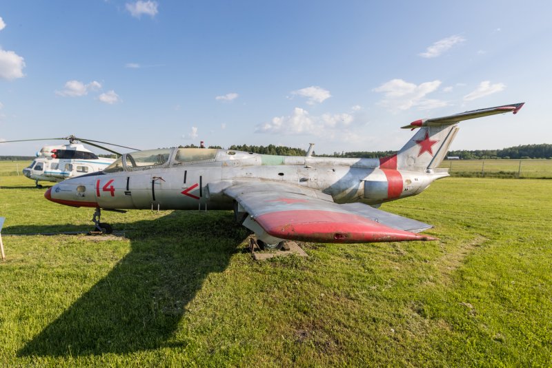 Самолет Aero l-29 Delfin