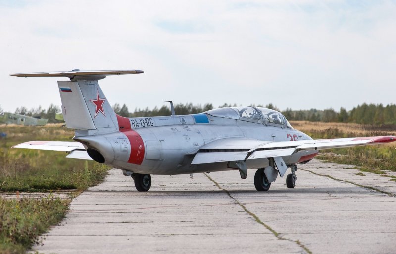 L-29 Delfin самолёт