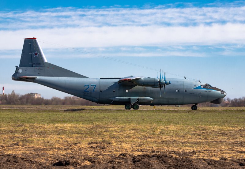 Ан12 11833