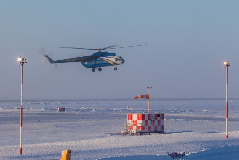 Вертолет Харасавэй Бованенково