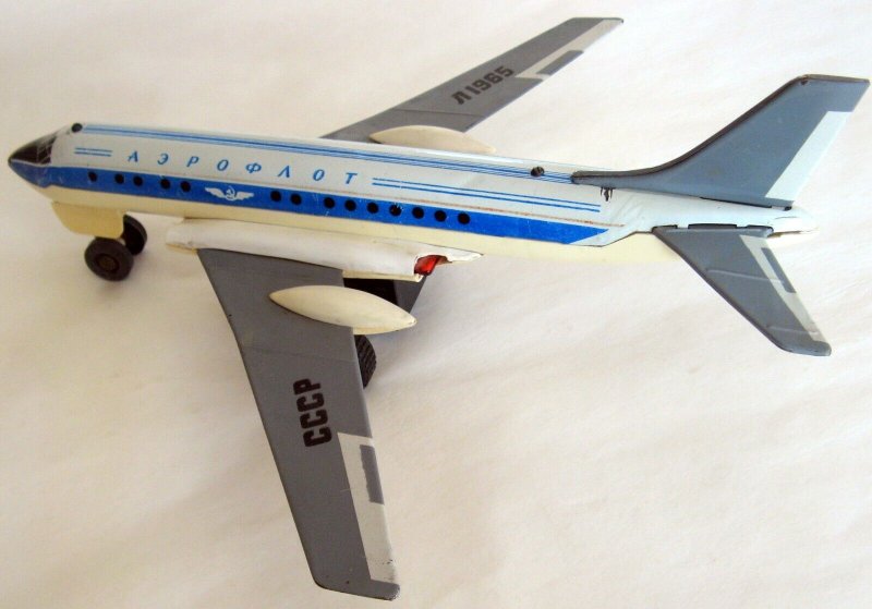 Ту-104 модель
