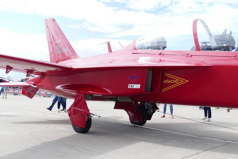 Тренировочный самолёт ср-10