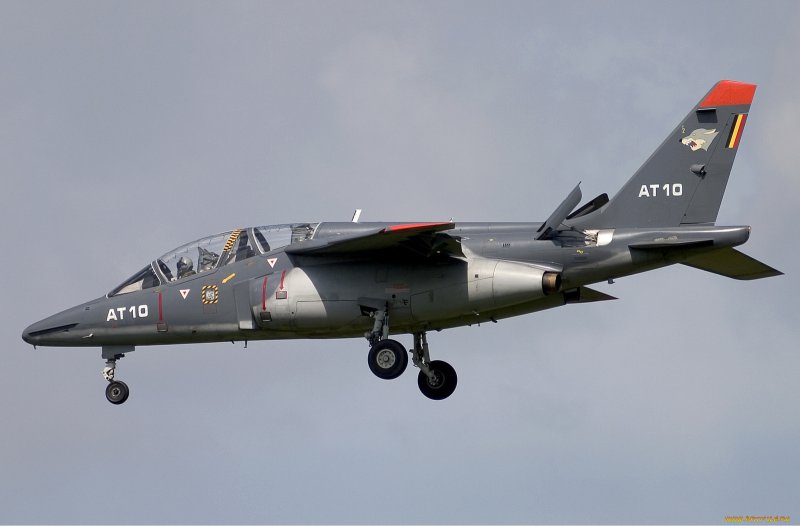 Alpha Jet самолет