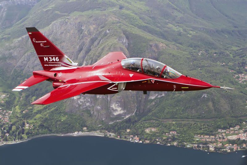 Самолет Aermacchi m-346