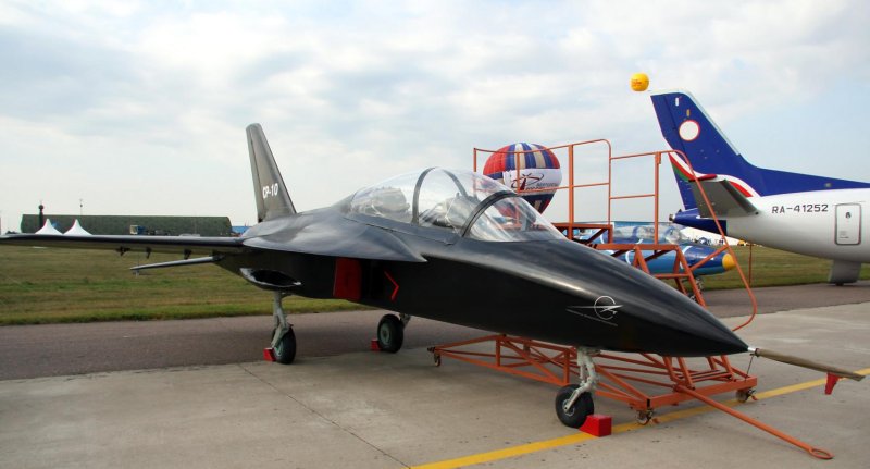Тренировочный самолёт ср-10