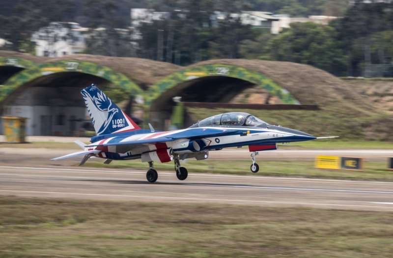 Aircraft AIDC T-5 Brave Eagle
