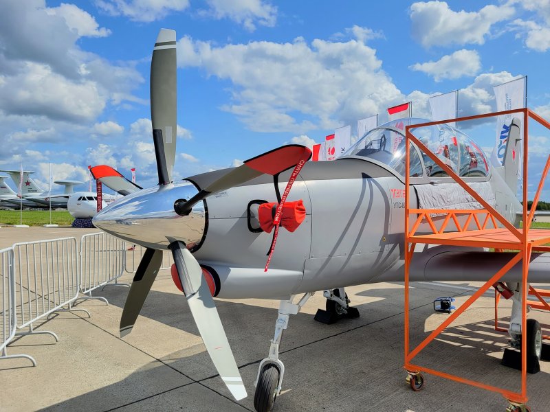 УТС-800 самолет узга