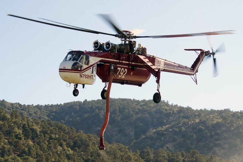 Вертолёт Sikorsky Ch-54 Tarhe сбоку