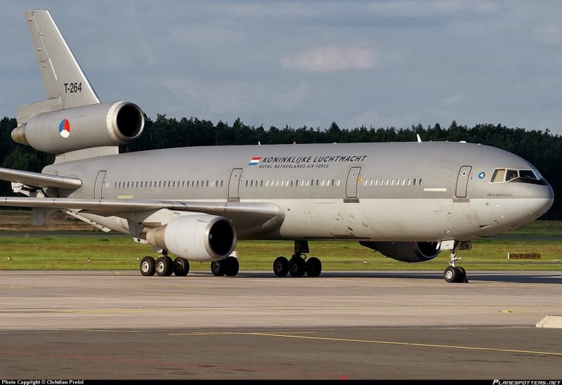 MCDONNELL Douglas DC-10 разбег