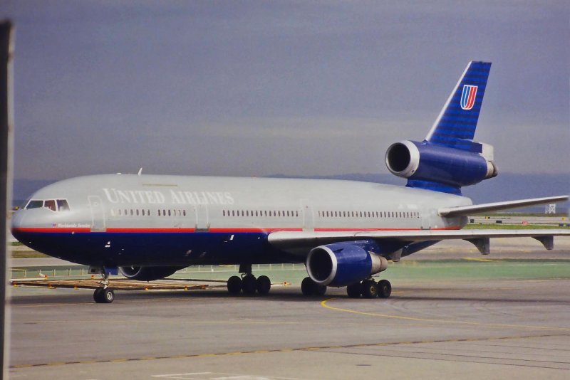 Douglas DC-10 United Airlines