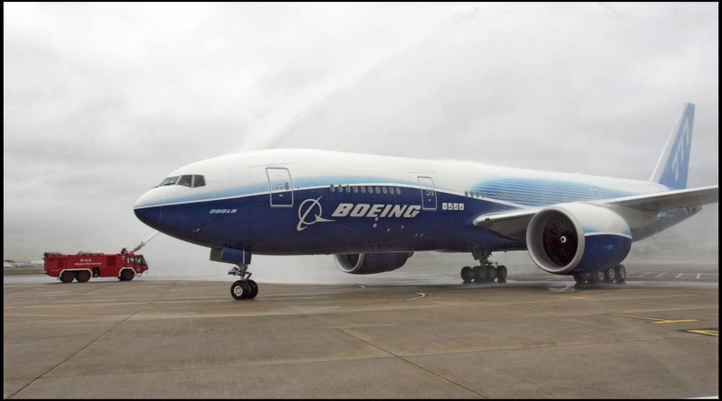 Боинг 777 грузовой