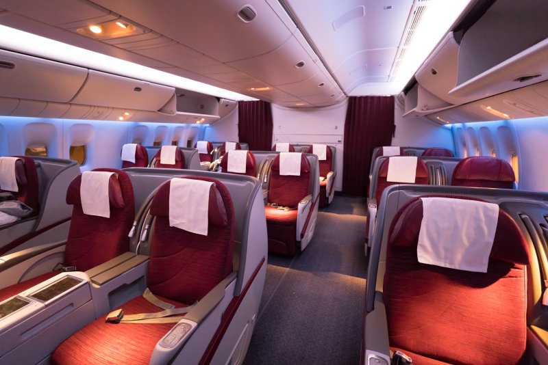 Ред Вингс самолет салон 777-200