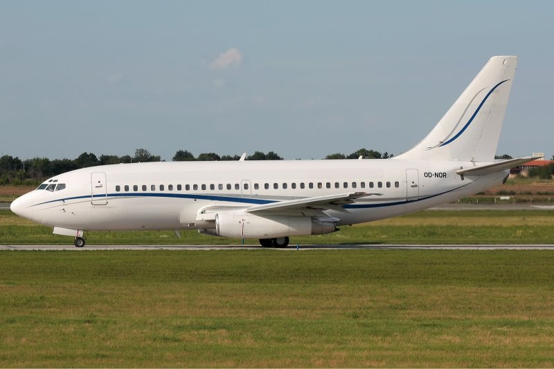 Боинг 737 200