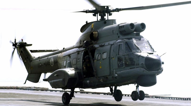 Вертолет as 332 super Puma