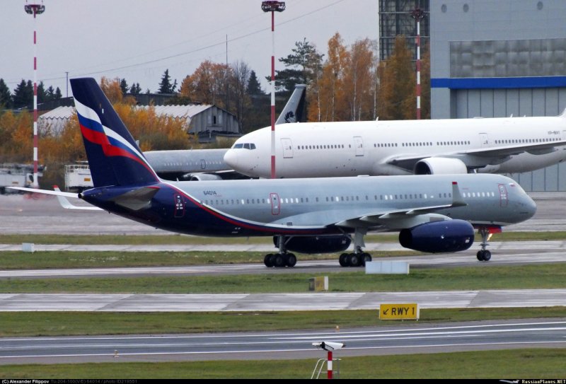 Самолет ту 204 РУСДЖЕТ