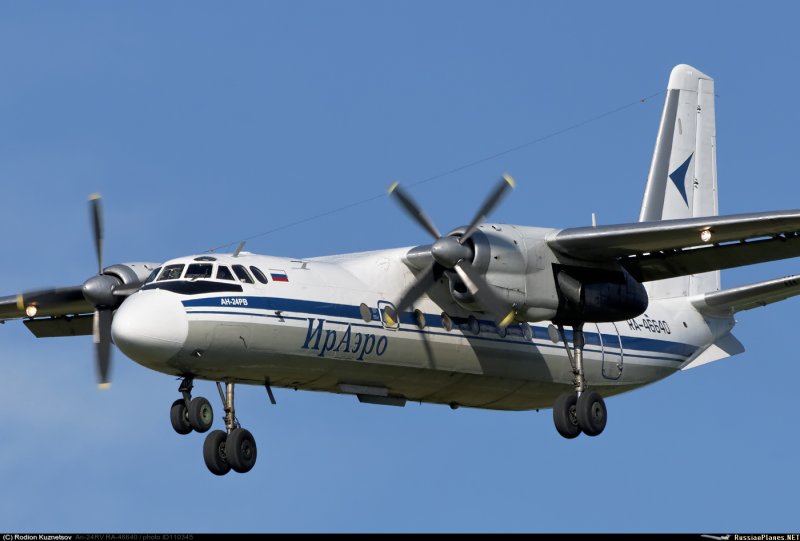 АН-24 пассажирский самолёт