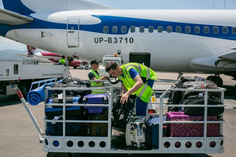 Багажный отсек в аэропорту