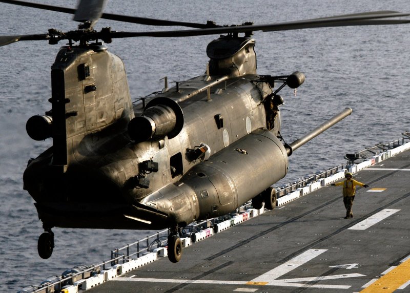 Вертолет Ch-47 Chinook