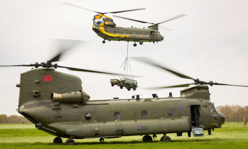 Вертолет Ch-47 Chinook