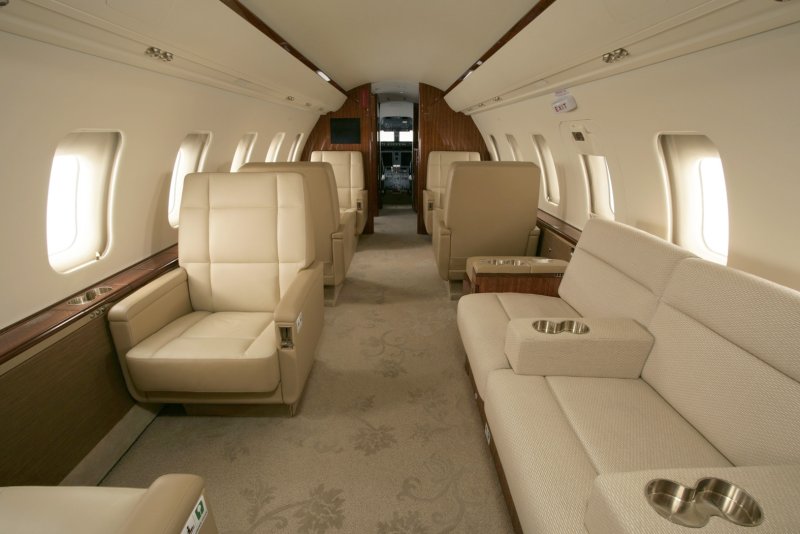 Challenger 604 салон