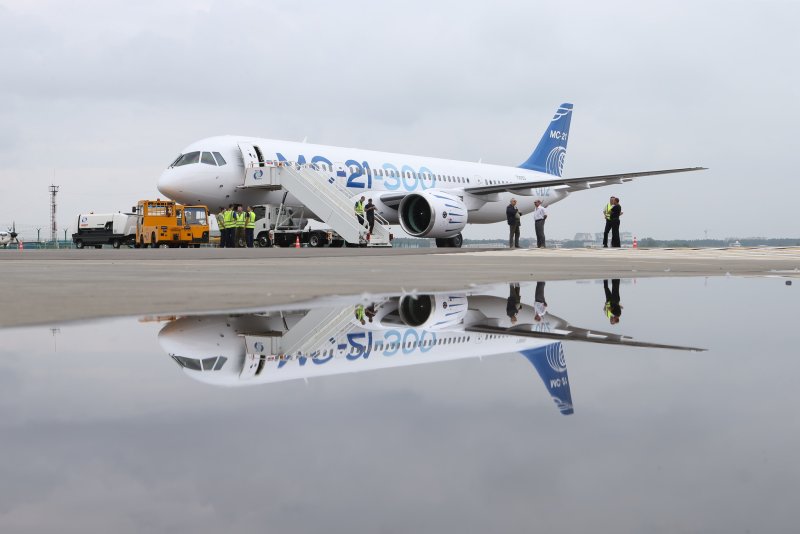 Самолет Яковлев МС 21