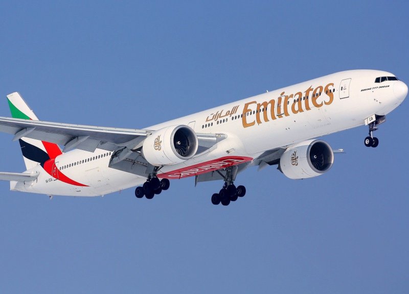 Боинг 737 Эмирейтс
