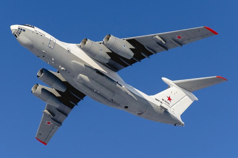 Самолет-заправщик ил-78м-90а