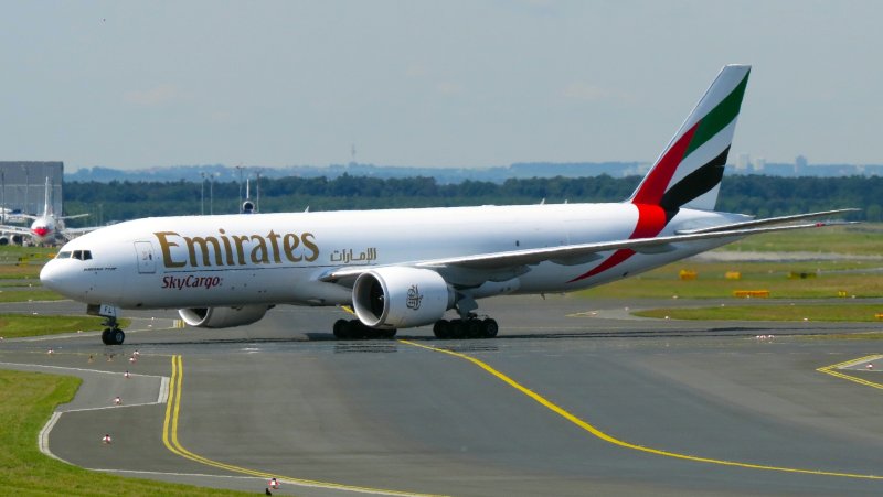 Боинг 737 Emirates