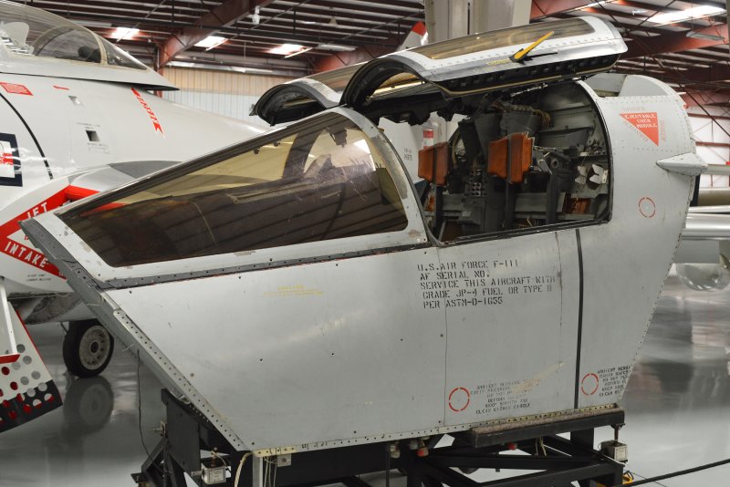 F-111 спасательная капсула