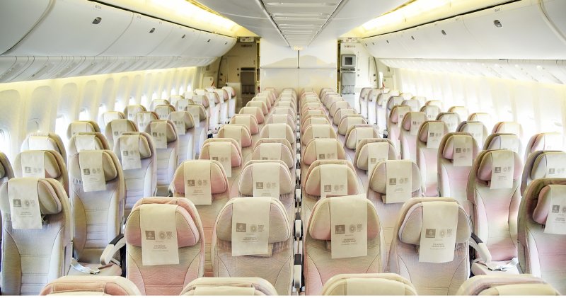 Боинг 777 Эмирейтс салон