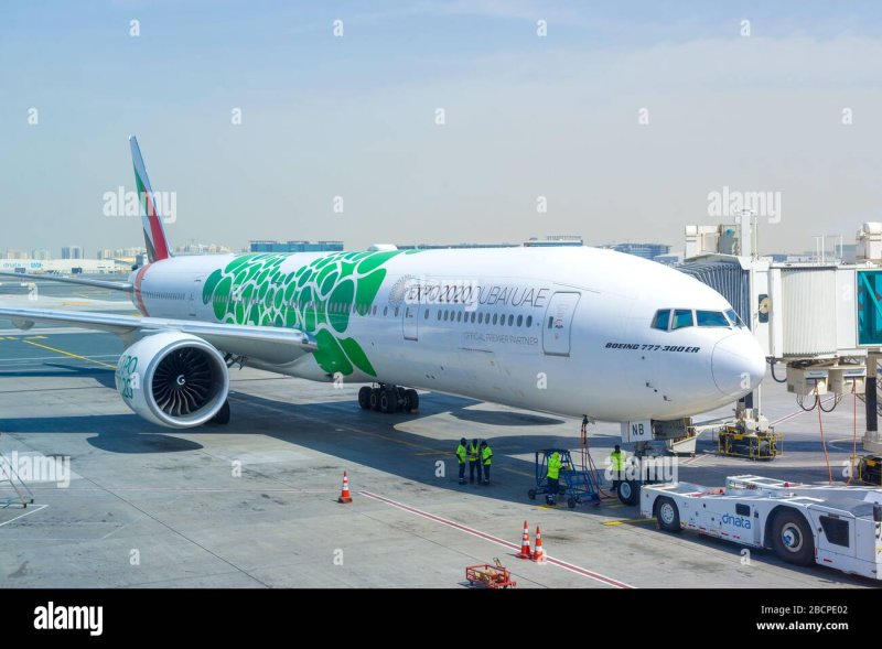 Авиакомпания эмираты Emirates Боинг 737