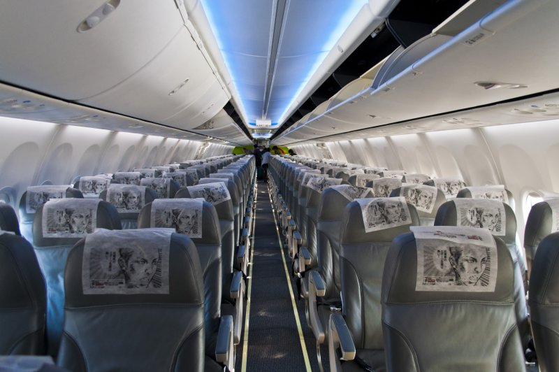 Boeing 737-800 Emirates салон