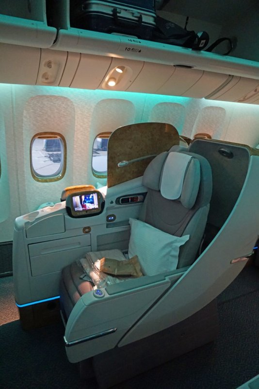 Boeing 737 Emirates салон