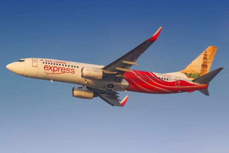 Боинг 737-800 Emirates